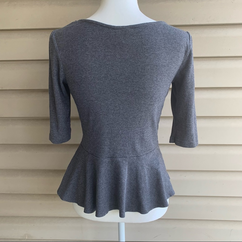 •Bobeau•Soft Gray Three-Quarter Sleeve Peplum Top - Picture 5 of 6